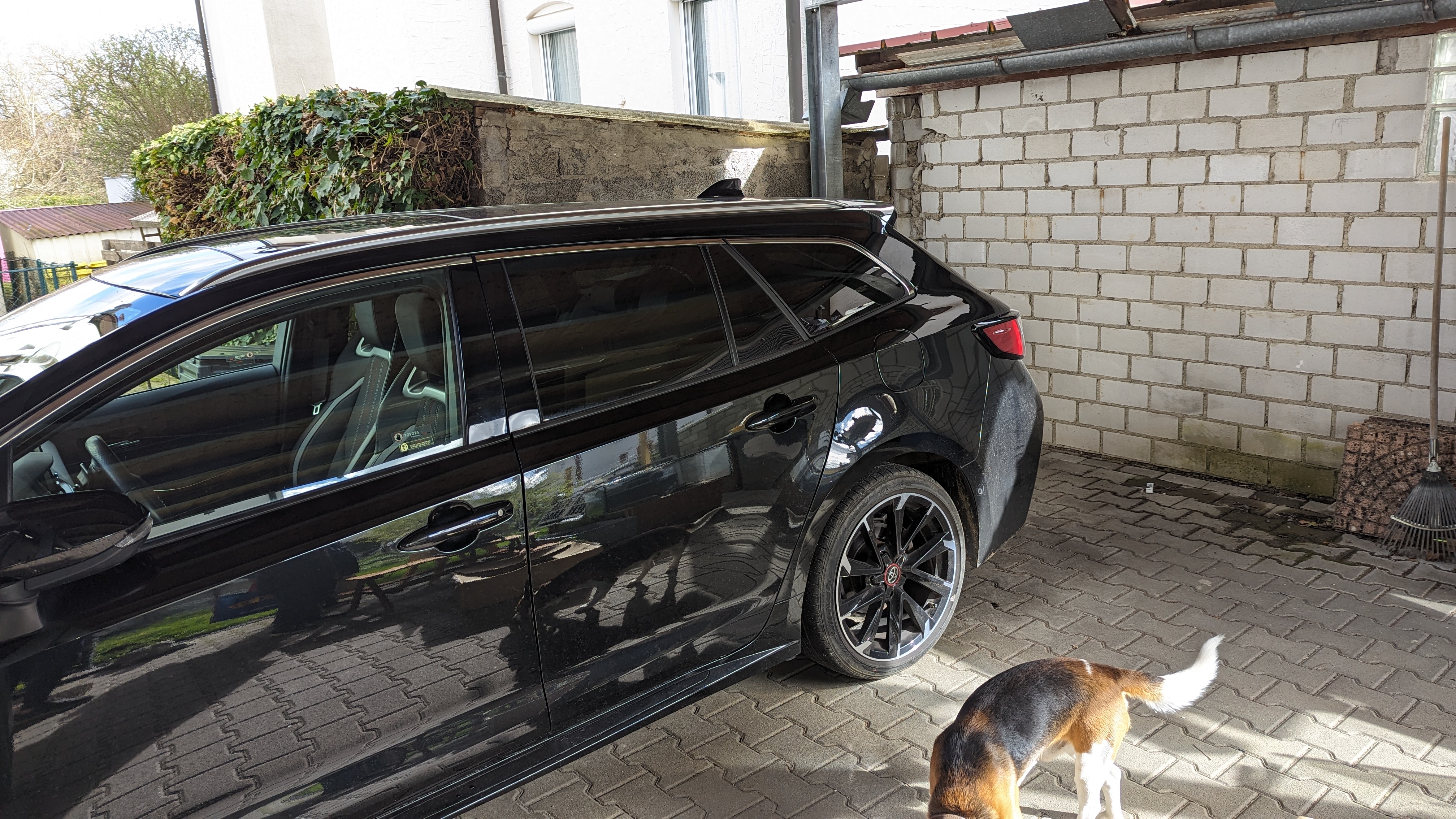 8 Carport 1